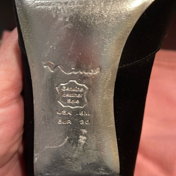 Nina brand, size 6, black open toe dressy 3” heels, bow with rhinestone on top. - Picture 3 of 8